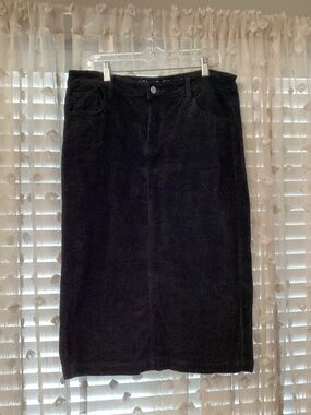 NUGGLES Women’s Large Black Corduroy Skirt
